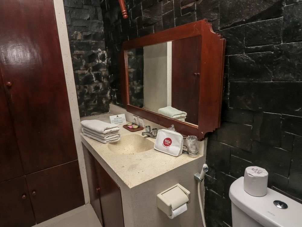 קוטה לומבוק Legian Beach Hotel מראה חיצוני תמונה